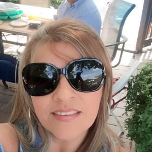 Meet your Posher, Lucy cortes